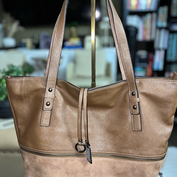 👜 Tote - David Jones Vegan Leather & Suede – Stylish Inside & Out! - Picture 4 of 12